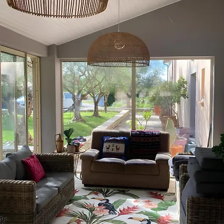Maison Avec Vue Et Piscine Sainte-Camelle
