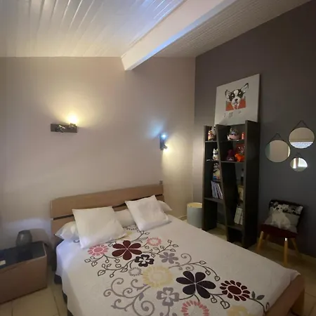 Maison Avec Vue Et Piscine Holiday home Sainte-Camelle